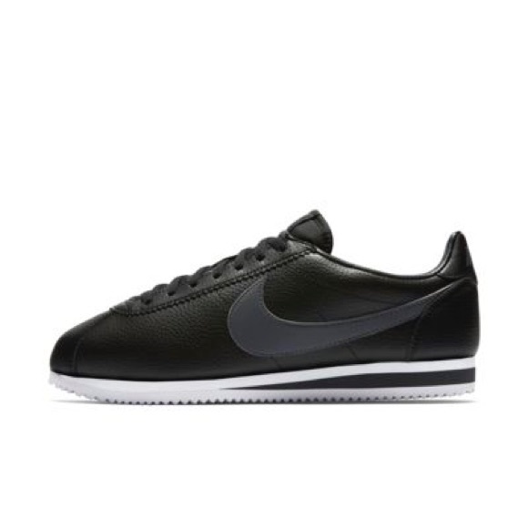 nwt nike classic black swoosh